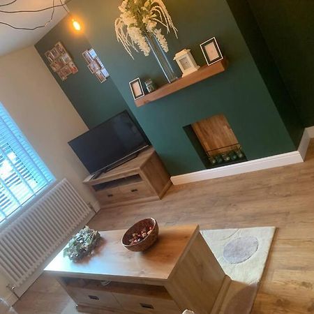 Quaint 1 Bedroom Cottage In Pudsey, Leeds Exterior photo